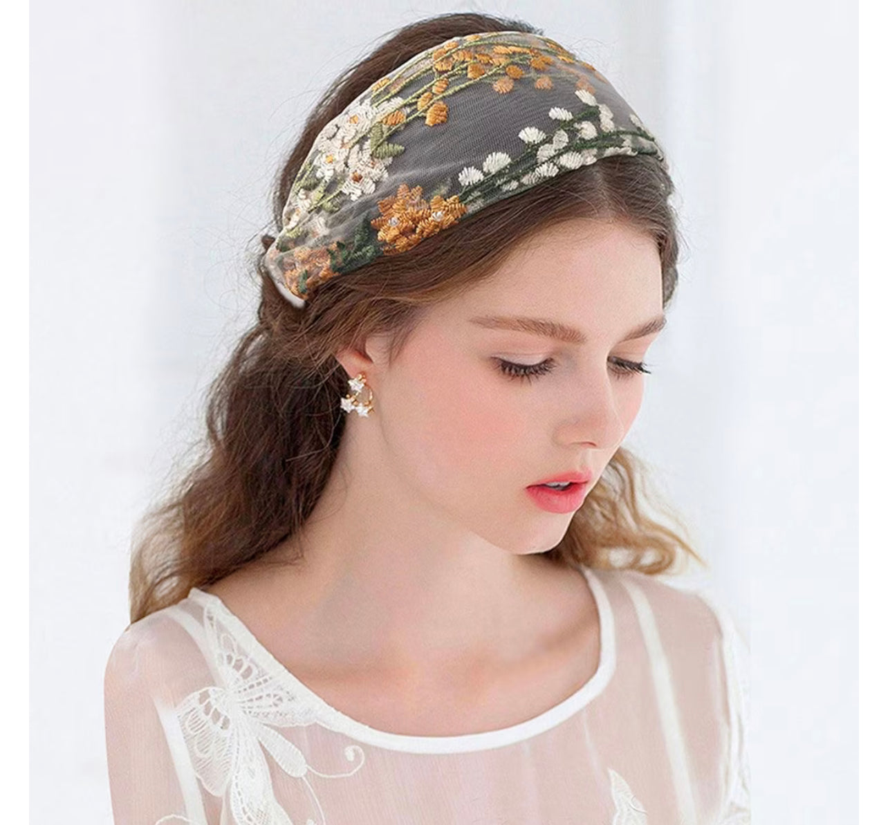 Lace Daisy Embroidered Headband
